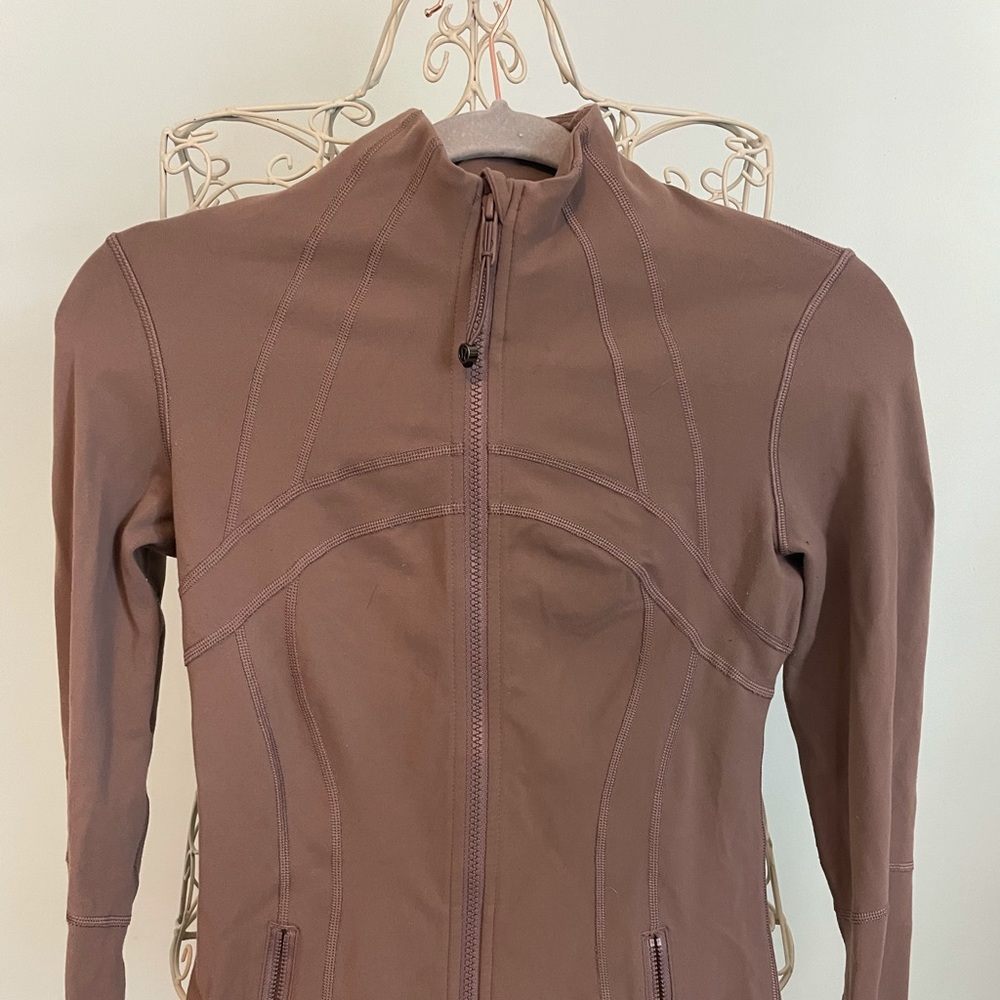 Define LuLu Lemon Zip up